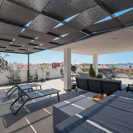 Leonardo Luxury 1 Penthouse With Jacuzzi דירה זאדאר