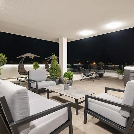 Leonardo Luxury 1 Penthouse With Jacuzzi *